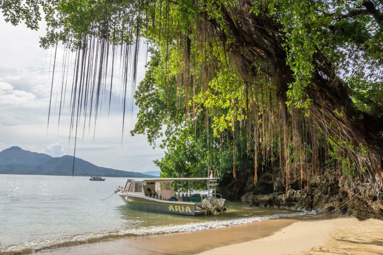 Bunaken Divers Sea Breeze Resort Exterior photo