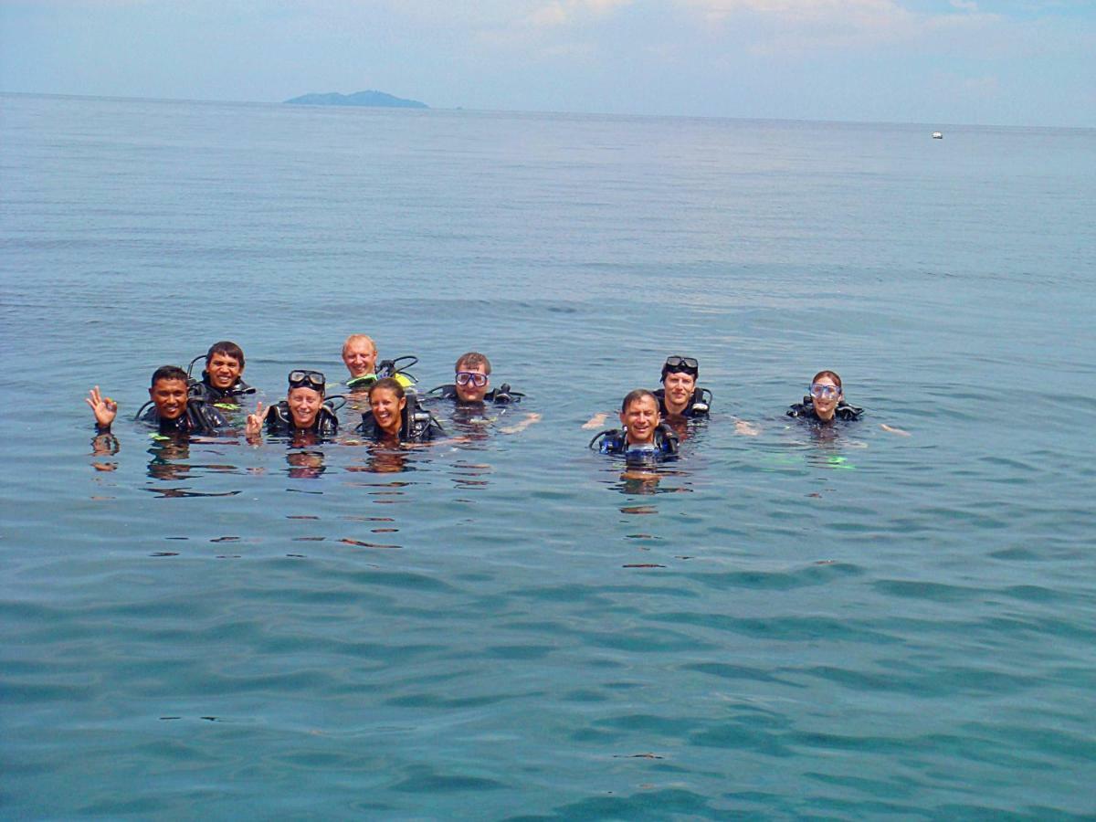 Bunaken Divers Sea Breeze Resort Exterior photo